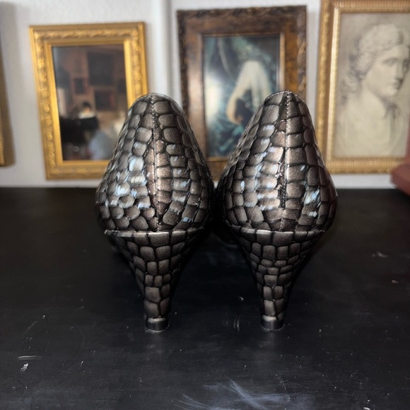 Coach and Four Gray and Black Snakeskin Heels - Picture 4 of 6